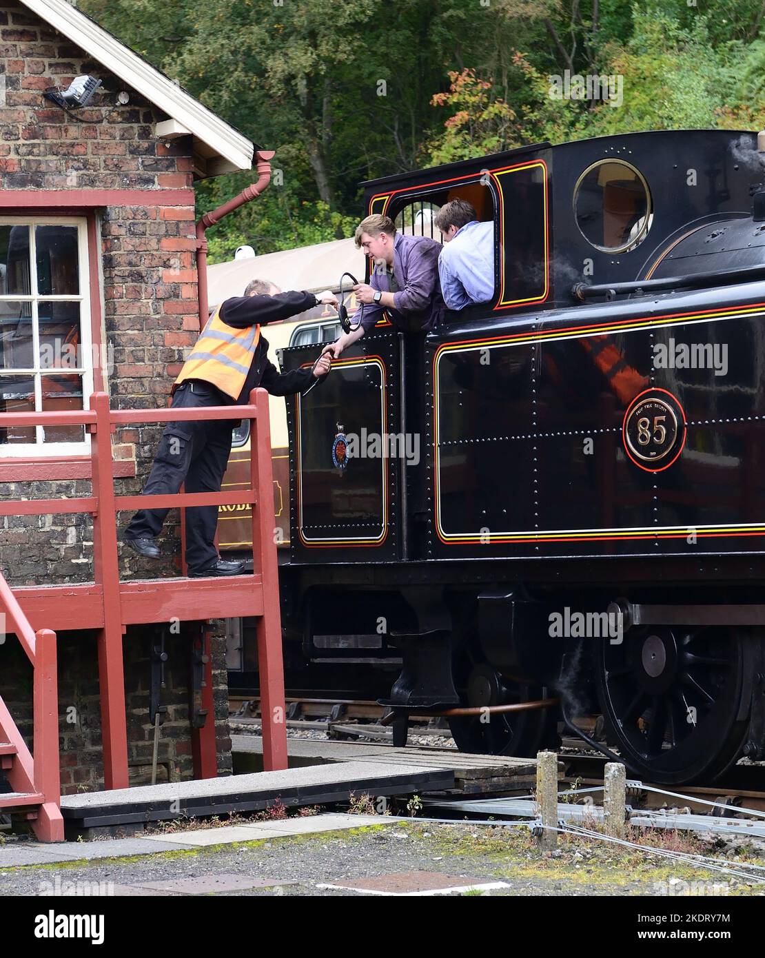 Teff Vale Railway O2 classe 0-6-2T locomotive no 85 à la gare de Goathland, North Yorkshire Moors Railway en septembre 2022. (Voir remarque). Banque D'Images