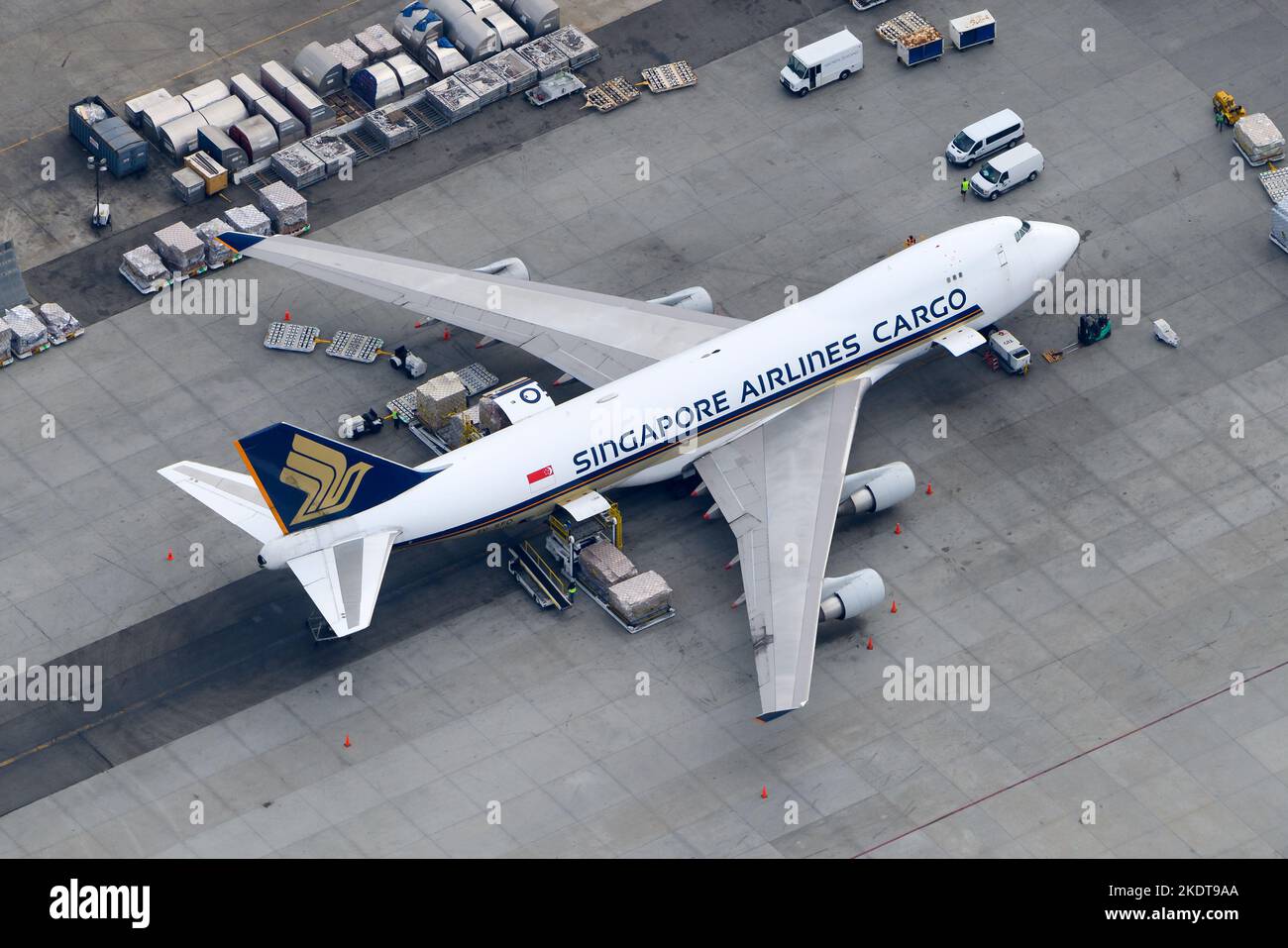 Singapore Airlines cargo Boeing 747 cargo stationné. Avion pour le transport de vol de Singapore Airlines. Plan 747-400F enregistré comme 9V-SFO Banque D'Images