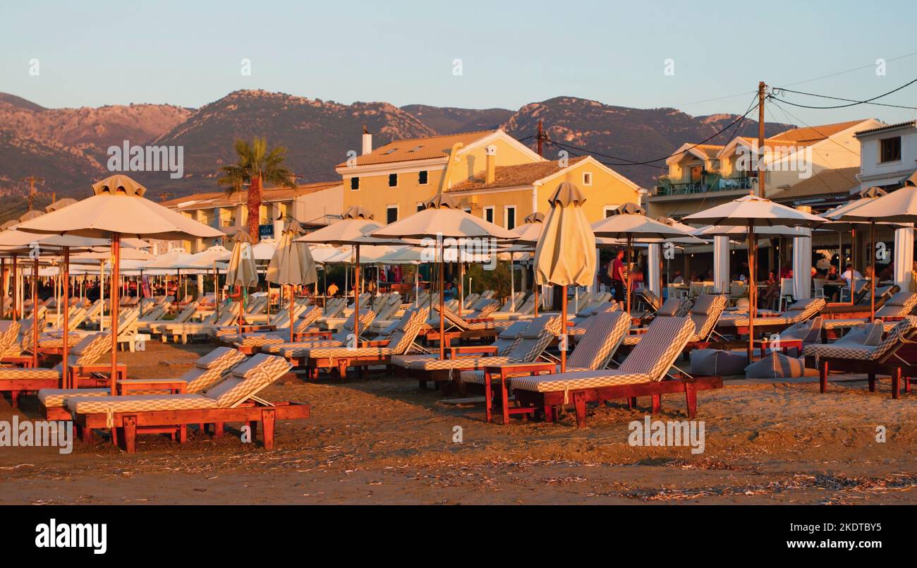 Un ancien hôtel dans la station de Roda sur l'île de Corfou dans la mer Ionienne en Grèce. Banque D'Images