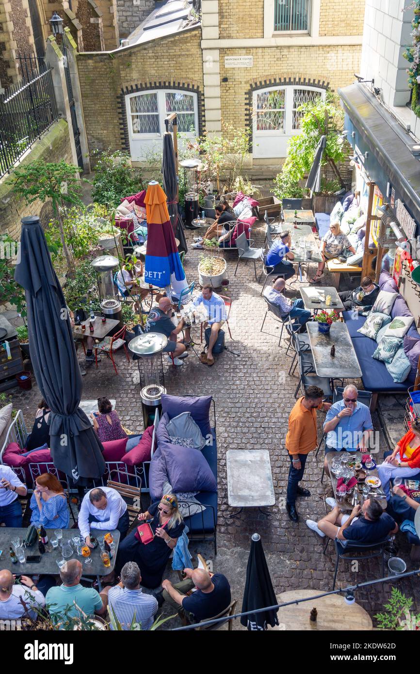 Terrasse de jardin, Bore Bistro, Bank Chambers, Borough High Street, Southwark, London Borough of Southwark, Grand Londres, Angleterre, Royaume-Uni Banque D'Images