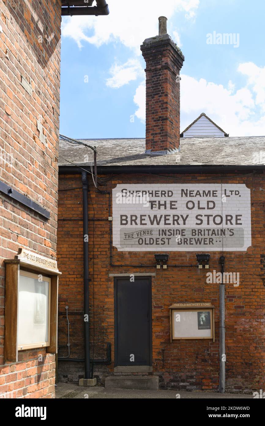 The Old Brewery Store à la brasserie Shepherd Neame, Faversham, Kent, Angleterre, Royaume-Uni Banque D'Images