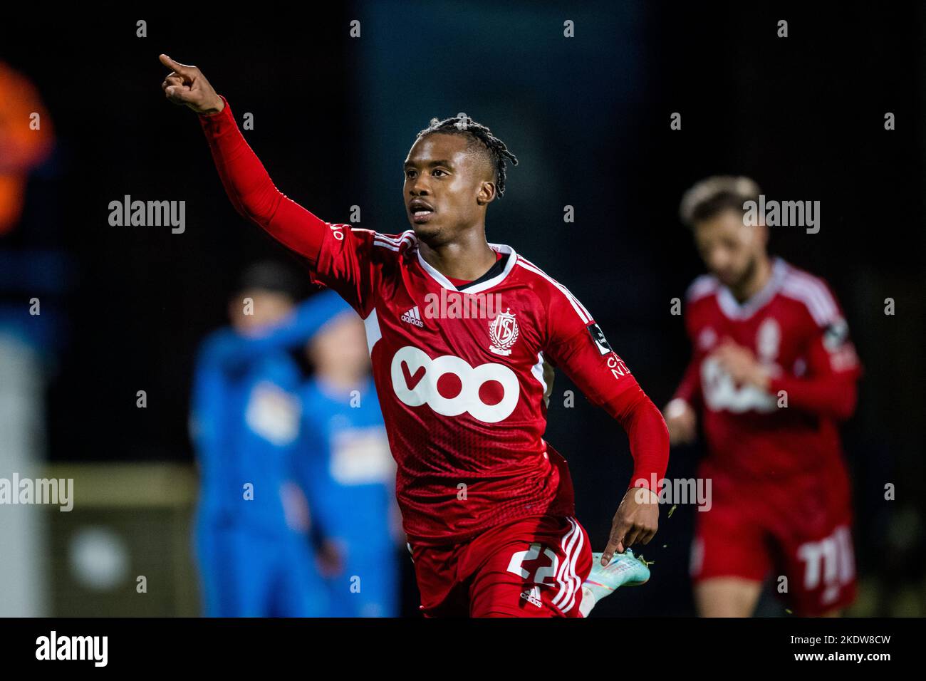 William Balikwisha de Standard célèbre après avoir été marquant lors d'un match final de la coupe Croky 1/16 entre Dender EH et Standard de Liège, à Denderleeuw, le mardi 08 novembre 2022. BELGA PHOTO JASPER JACOBS Banque D'Images