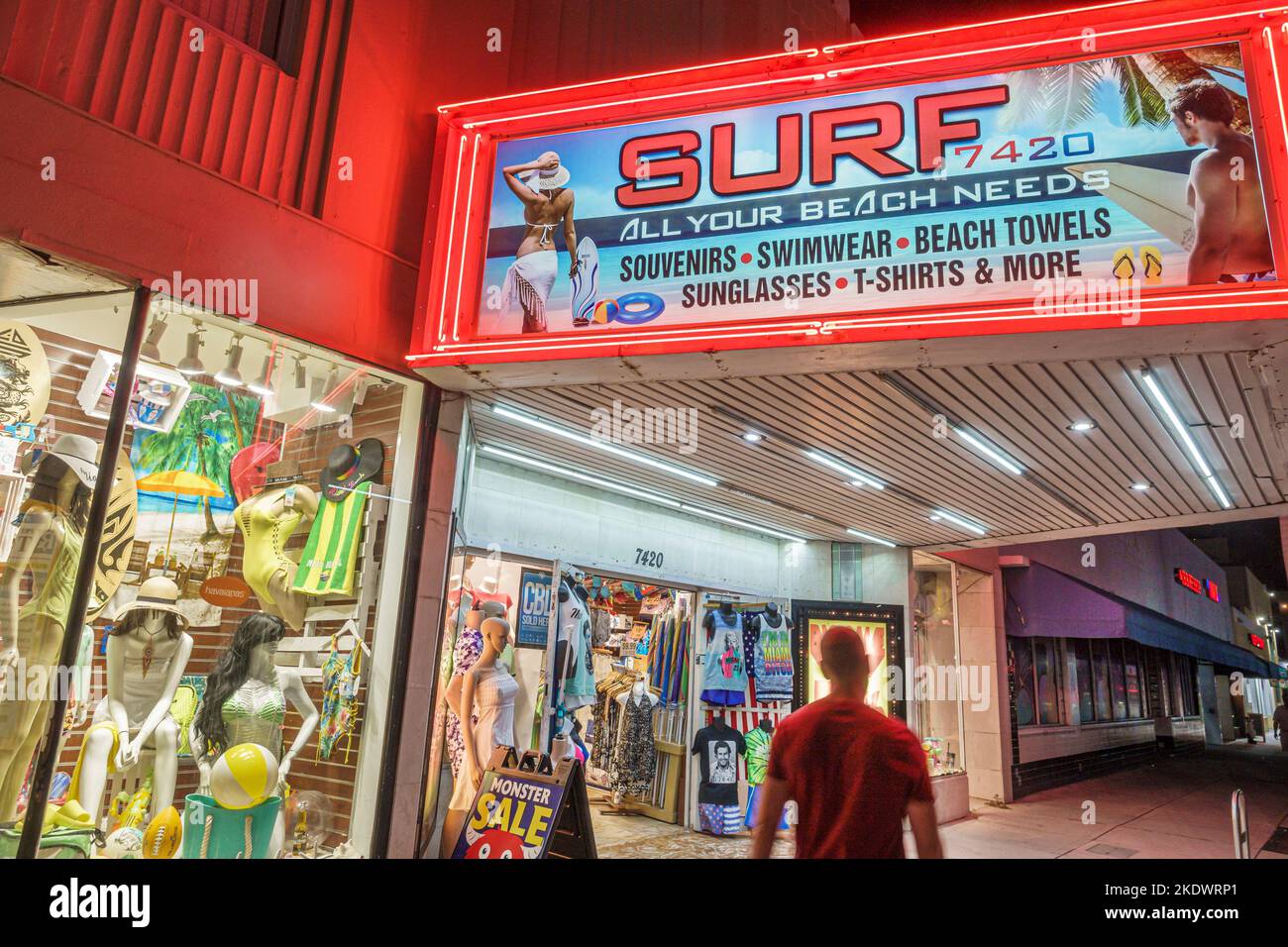 Miami Beach Florida, North Beach Collins Avenue vie nocturne, Surf souvenirs magasin de maillots de bain magasins d'affaires commerces magasins commerçants commerçants commerçants commerçants marchands Banque D'Images