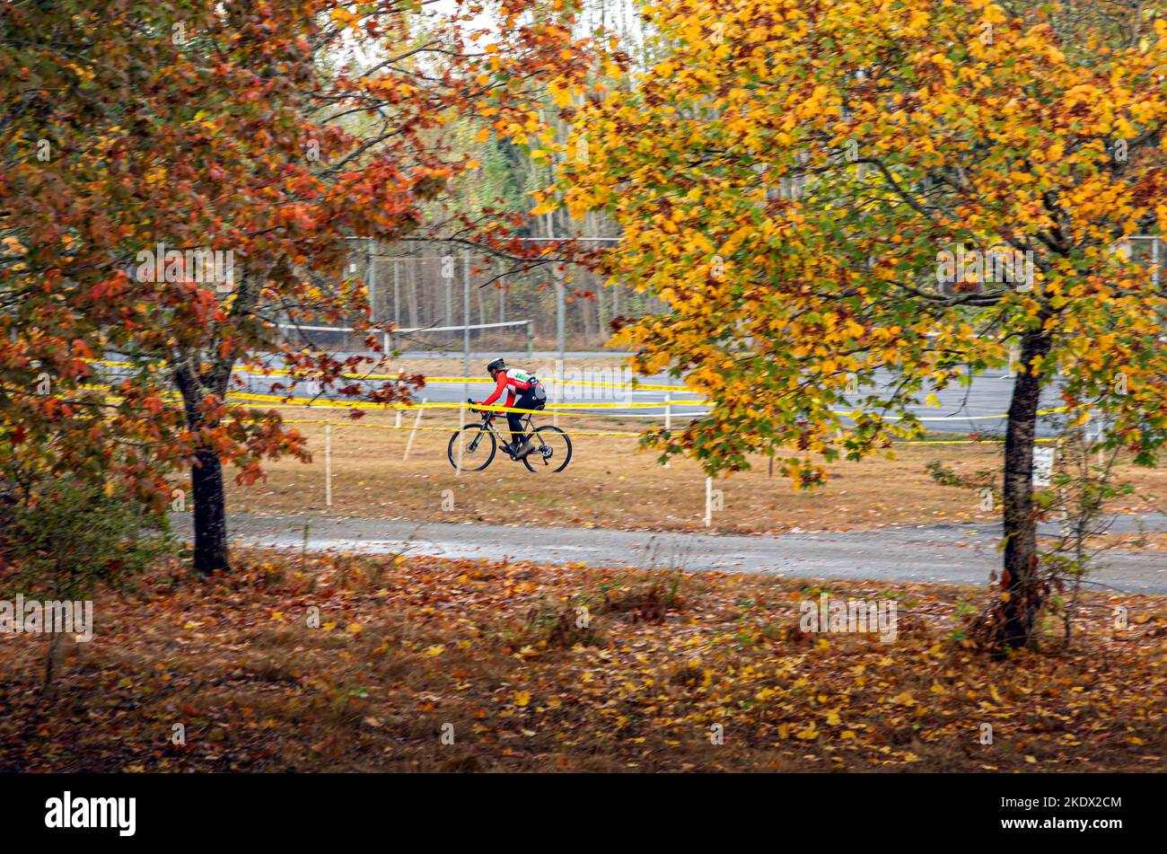 WA22735-00...WASHINGTON - l'automne est la saison des cyclocross avec une course au Magnuson Park à Seattle. Banque D'Images
