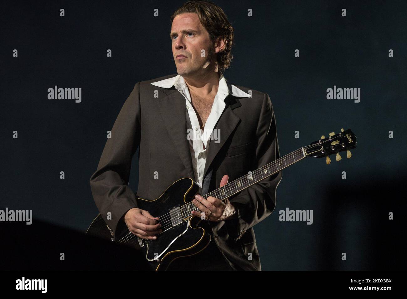 Curitiba, Brésil. 09th novembre 2022. PR - Curitiba - 11/08/2022 - CURITIBA, SPECTACLE DE SINGES ARCTIQUES - Jamie Cook, guitariste du groupe Arctic Monkeys, lors d'une présentation à Pedreira Paulo Leminski dans la ville de Curitiba, ce mardi (8). Le groupe britannique est en tournée en Amérique du Sud. Photo: Robson Mafra/AGIF/Sipa USA crédit: SIPA USA/Alay Live News Banque D'Images Curitiba, Brésil. 09th novembre 2022. PR - Curitiba - 11/08/2022 - CURITIBA, SPECTACLE DE SINGES ARCTIQUES - Jamie Cook, guitariste du groupe Arctic Monkeys, lors d'une présentation à Pedreira Paulo Leminski dans la ville de Curitiba, ce mardi (8). Le groupe britannique est en tournée en Amérique du Sud. Photo: Robson Mafra/AGIF/Sipa USA crédit: SIPA USA/Alay Live News Banque D'Images