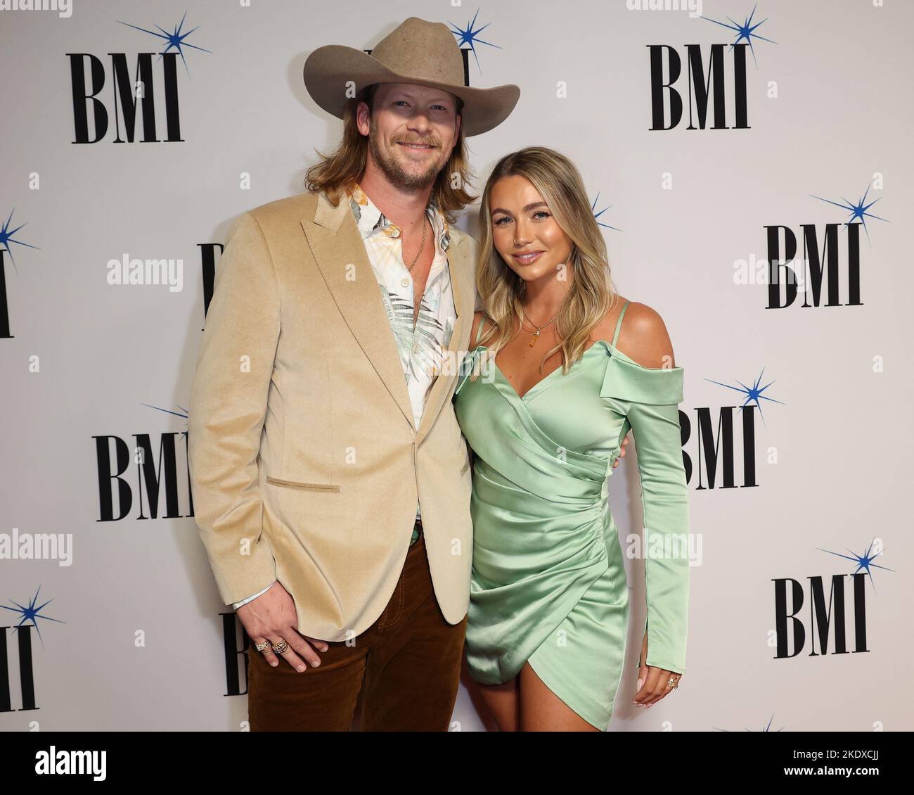 Nashville, États-Unis. 08th novembre 2022. Brian Kelley et Brittney Marie Cole arrivent aux prix nationaux annuels de l'IMC 67th qui se tiennent à l'édifice de l'IMC sur 8 novembre 2022 à Nashville, TN. © Curtis Hilbun/AFF-USA.COM crédit: AFF/Alamy Live News Banque D'Images