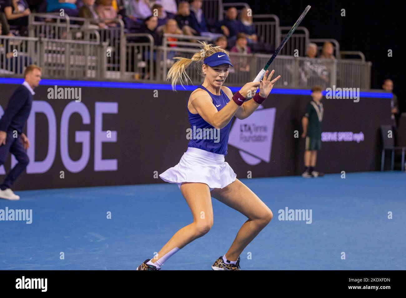 Glasgow, Écosse, le 8th novembre 2022. Yulia Putintseva, du Kazakhstan, joue Katie Boulter, de Grande-Bretagne, dans les étapes de groupe du Billy Jean Roi Cu Banque D'Images