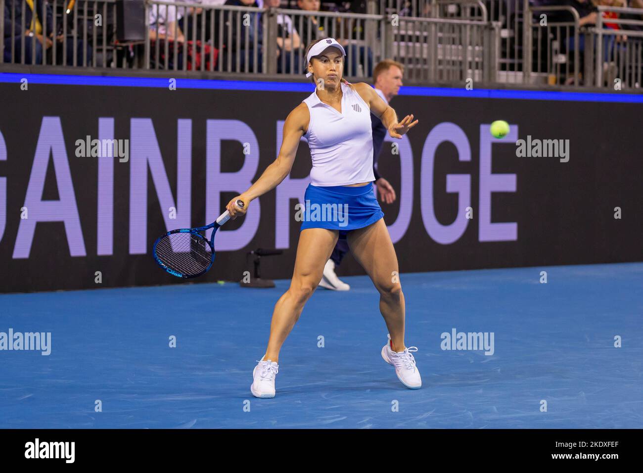 Glasgow, Écosse, le 8th novembre 2022. Yulia Putintseva, du Kazakhstan, joue Katie Boulter, de Grande-Bretagne, dans les étapes de groupe du Billy Jean Roi Cu Banque D'Images