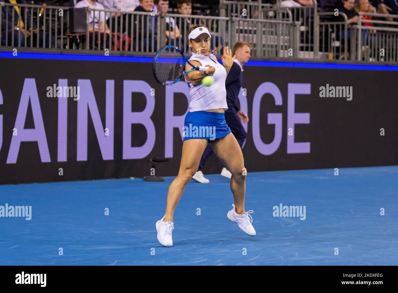 Glasgow, Écosse, le 8th novembre 2022. Yulia Putintseva, du Kazakhstan, joue Katie Boulter, de Grande-Bretagne, dans les étapes de groupe du Billy Jean Roi Cu Banque D'Images