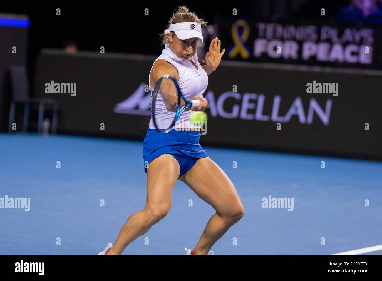 Glasgow, Écosse, le 8th novembre 2022. Yulia Putintseva, du Kazakhstan, joue Katie Boulter, de Grande-Bretagne, dans les étapes de groupe du Billy Jean Roi Cu Banque D'Images