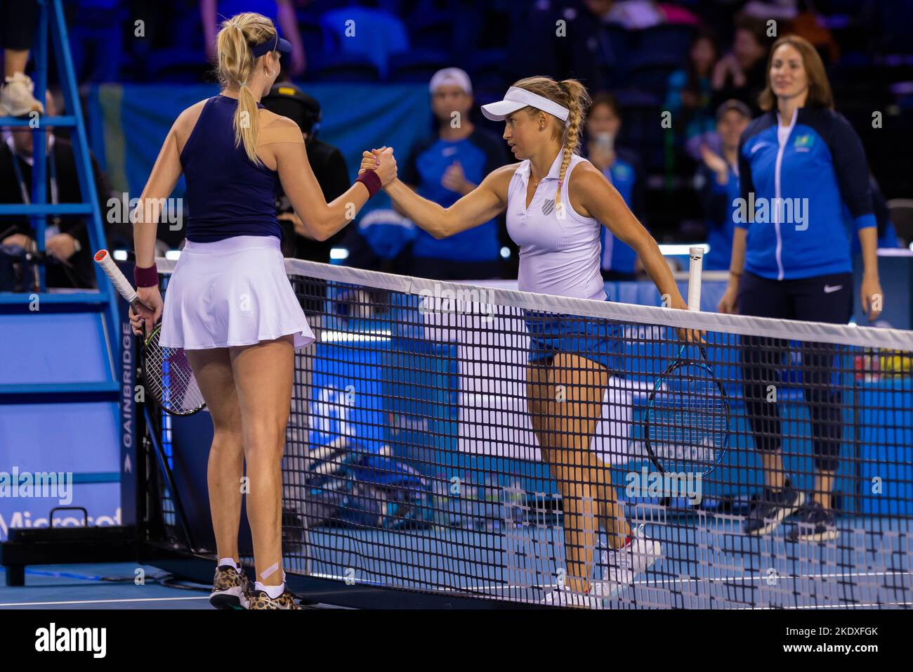 Glasgow, Écosse, le 8th novembre 2022. Yulia Putintseva, du Kazakhstan, joue Katie Boulter, de Grande-Bretagne, dans les étapes de groupe du Billy Jean Roi Cu Banque D'Images