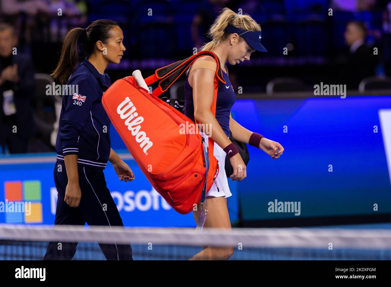 Glasgow, Écosse, le 8th novembre 2022. Yulia Putintseva, du Kazakhstan, joue Katie Boulter, de Grande-Bretagne, dans les étapes de groupe du Billy Jean Roi Cu Banque D'Images