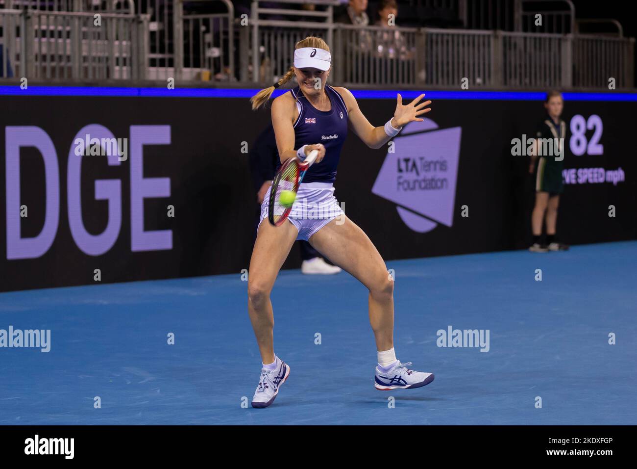Glasgow, Écosse, le 8th novembre 2022. Elena Rybakina du Kazakhstan joue Harriet Dart de Grande-Bretagne dans les étapes de groupe de la Billy Jean King Cup. Banque D'Images