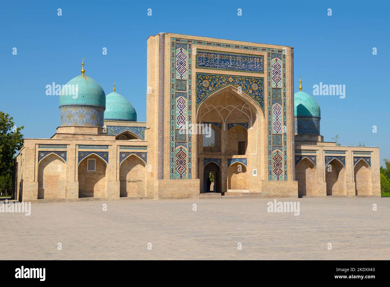 Ancienne madrasa de Barak Khan par un jour ensoleillé, Tachkent, Ouzbékistan Banque D'Images