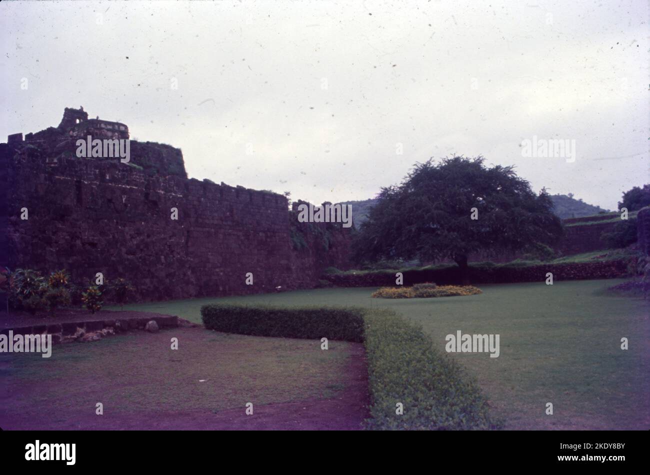 Le fort de Devagiri, également connu sous le nom de Daulatabad ou de Deogiri, est une citadelle fortifiée historique située dans le village de Devagiri près de Sambhaji Nagar, Maharashtra, Inde. C'était la capitale de la dynastie Yadava, pour une courte période la capitale du Sultanat de Delhi, et plus tard une capitale secondaire du Sultanat d'Ahmadnagar. Banque D'Images
