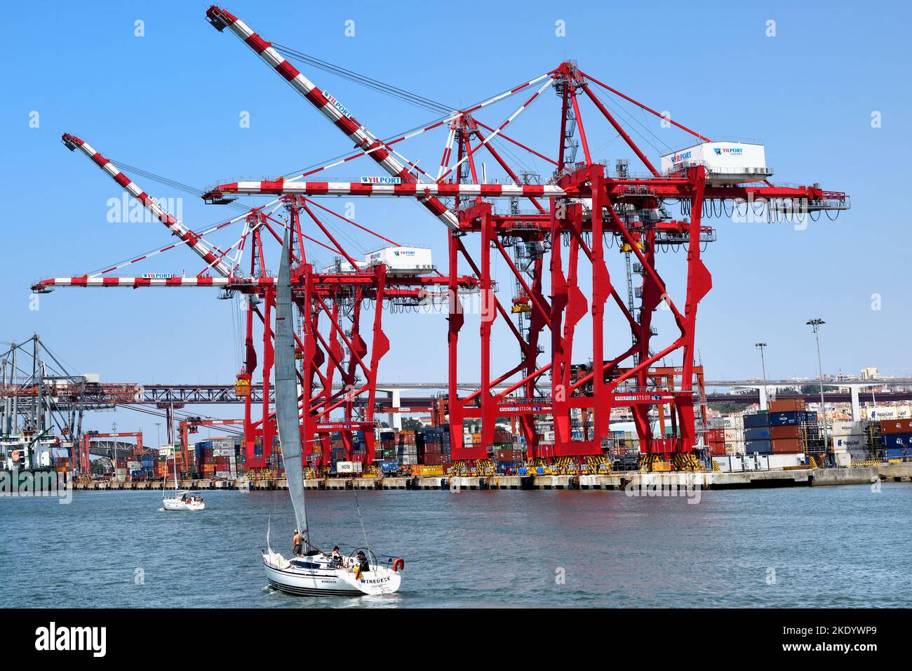 Port de Lisbonne, docks d'Alcantara et pont du 25 avril, Lisbonne, Portugal Banque D'Images