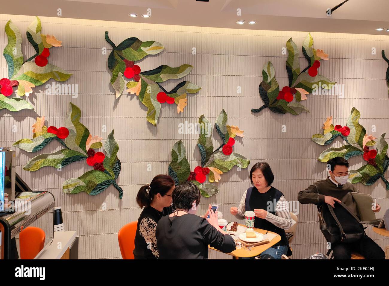 SHANGHAI, CHINE - 9 NOVEMBRE 2022 - Vue d'ensemble du magasin de concept de patrimoine immatériel Starbucks à Shanghai, Chine, 9 novembre 2022. Banque D'Images