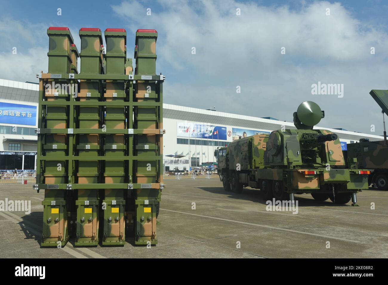 ZHUHAI, CHINE - le 9 NOVEMBRE 2022 - le système d'armes de défense terminal universel Red-11 en service est photographié à l'Airshow China à Zhuhai, Guangdon Banque D'Images