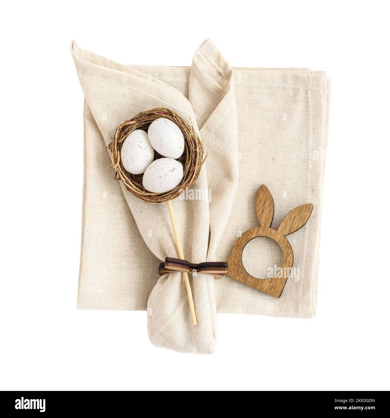 Motif Pâques avec oreilles de lapin et serviettes de table en blanc Banque D'Images
