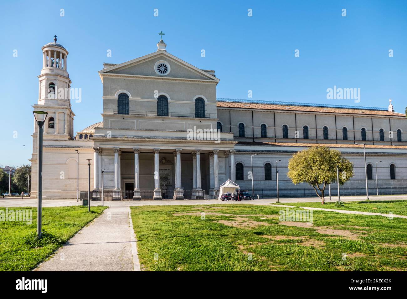 Rome, Italie - 04-12/2018: La façade de la basilique papale de Saint-Paul à l'extérieur des murs Banque D'Images