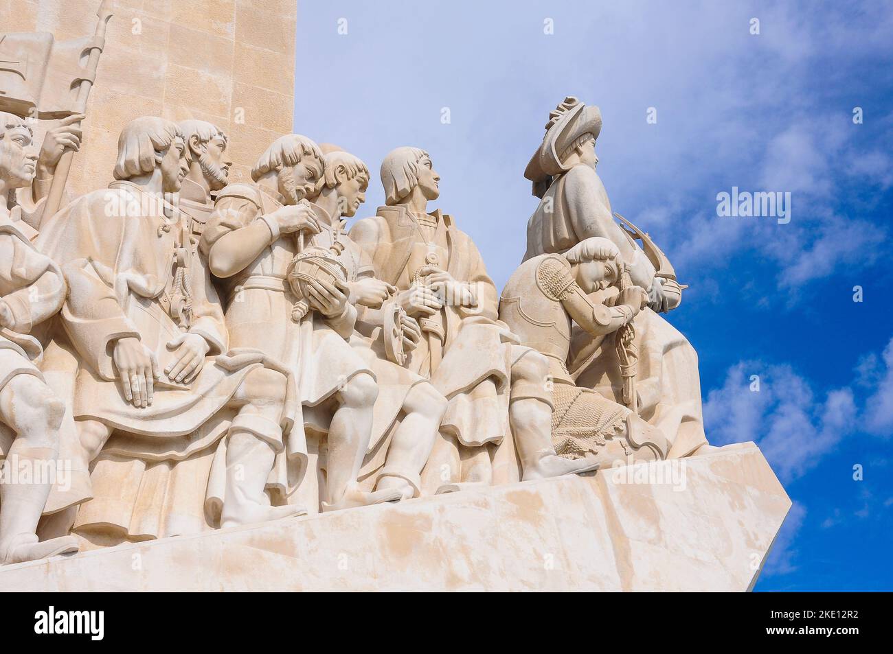 Hommage aux navigateurs portugais : le Grand Monument des découvertes à Lisbonne Banque D'Images