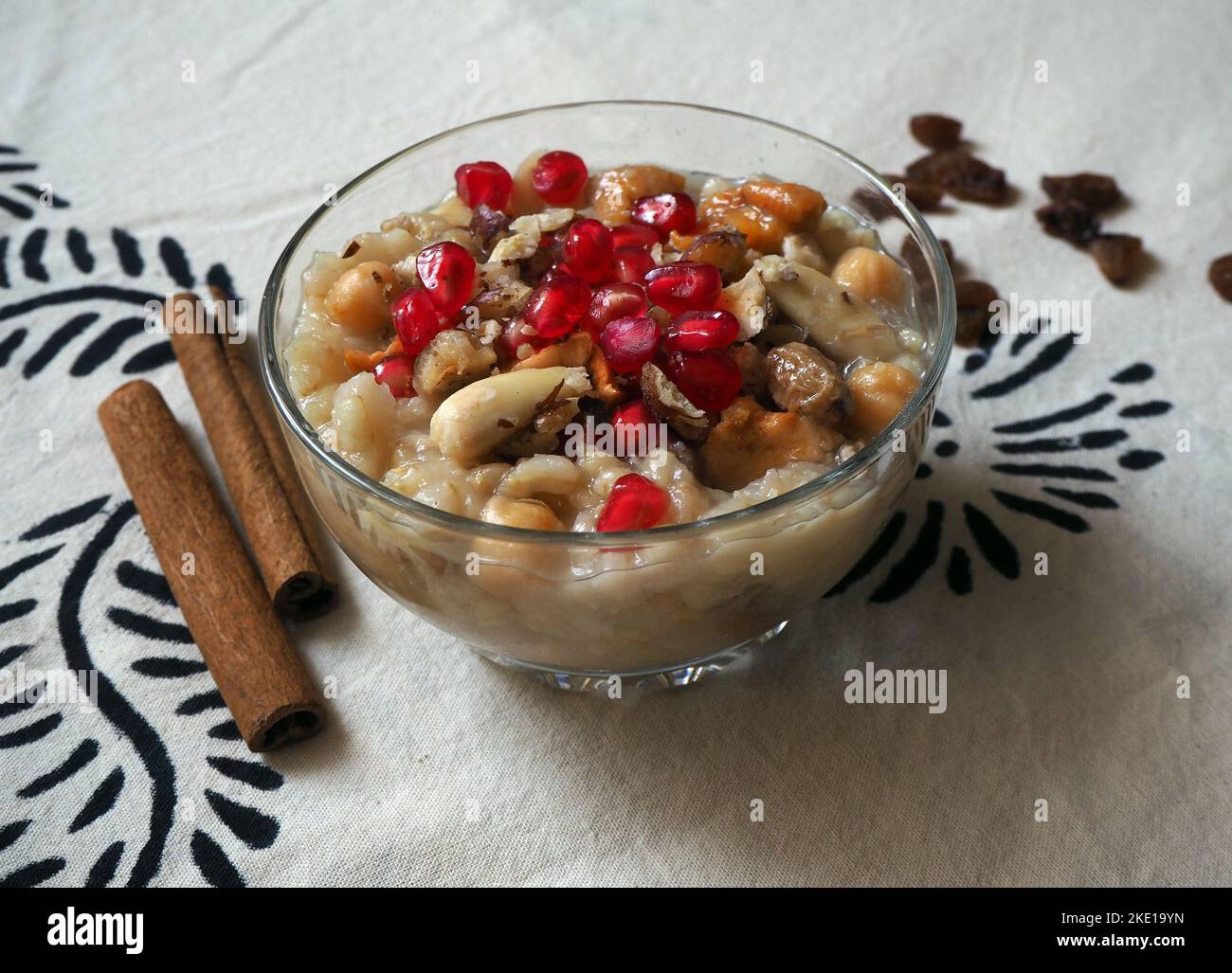 Aşure (Ahura), dessert turc traditionnel. Banque D'Images