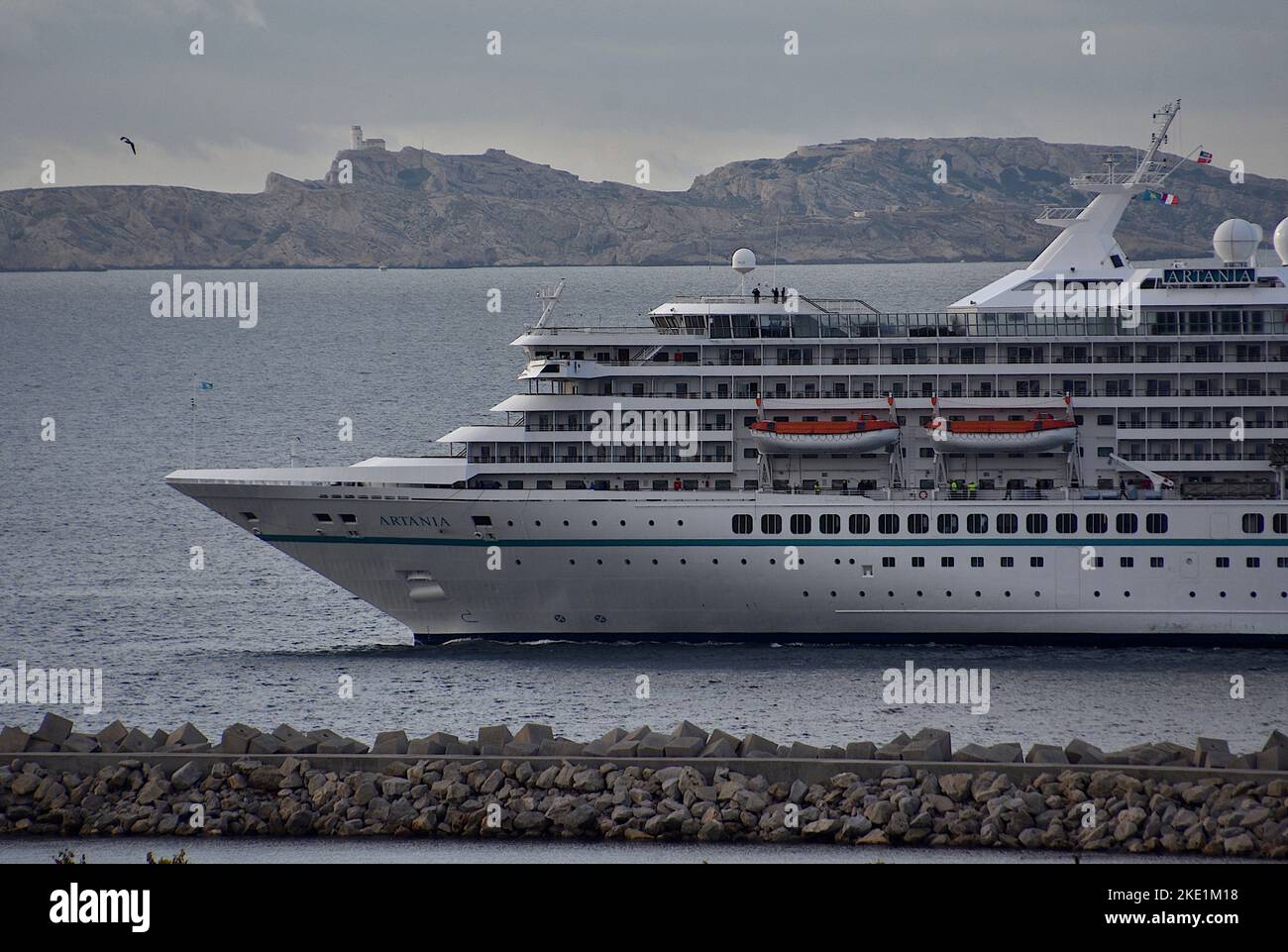 Marseille, France. 08th novembre 2022. Le paquebot Artania arrive au port méditerranéen français de Marseille. (Photo de Gerard Bottino/SOPA Images/Sipa USA) crédit: SIPA USA/Alay Live News Banque D'Images