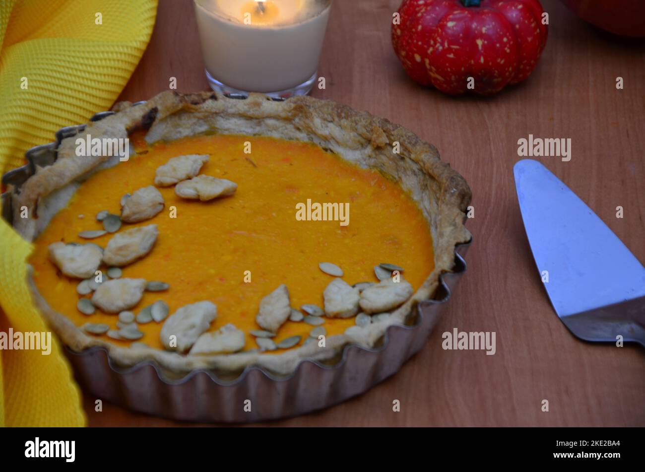 Tarte à la citrouille maison faite pour Thanksgiving Banque D'Images