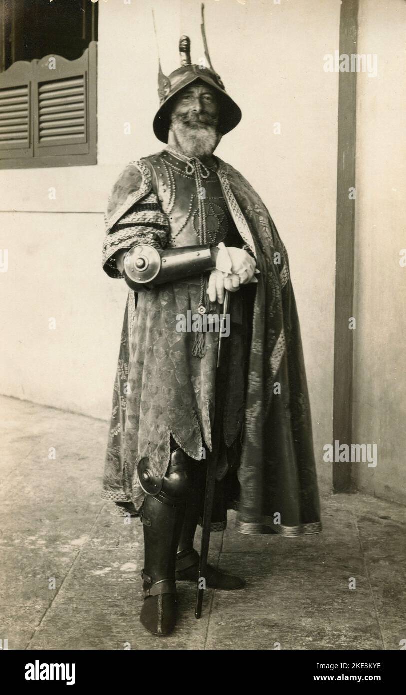 Un des 32 barons suivant le Comte vert, carrousel historique, Naples, Italie juin 1937 Banque D'Images