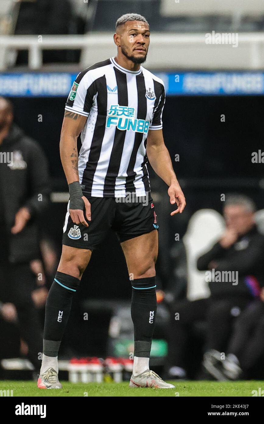 Joelinton #7 de Newcastle United lors du troisième match de la Carabao Cup Newcastle United contre Crystal Palace à St. James's Park, Newcastle, Royaume-Uni, 9th novembre 2022 (photo de Mark Cosgrove/News Images) Banque D'Images