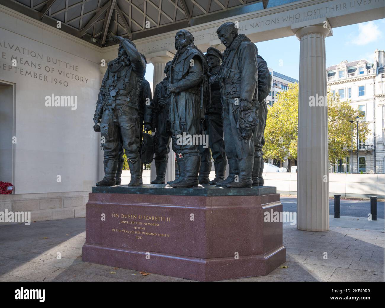 Sculptures en bronze de Philip Henry Christopher Jackson représentant l'équipage de bombardiers. Royal Air Force Bomber Command Memorial, Green Park, Londres, Angleterre Banque D'Images