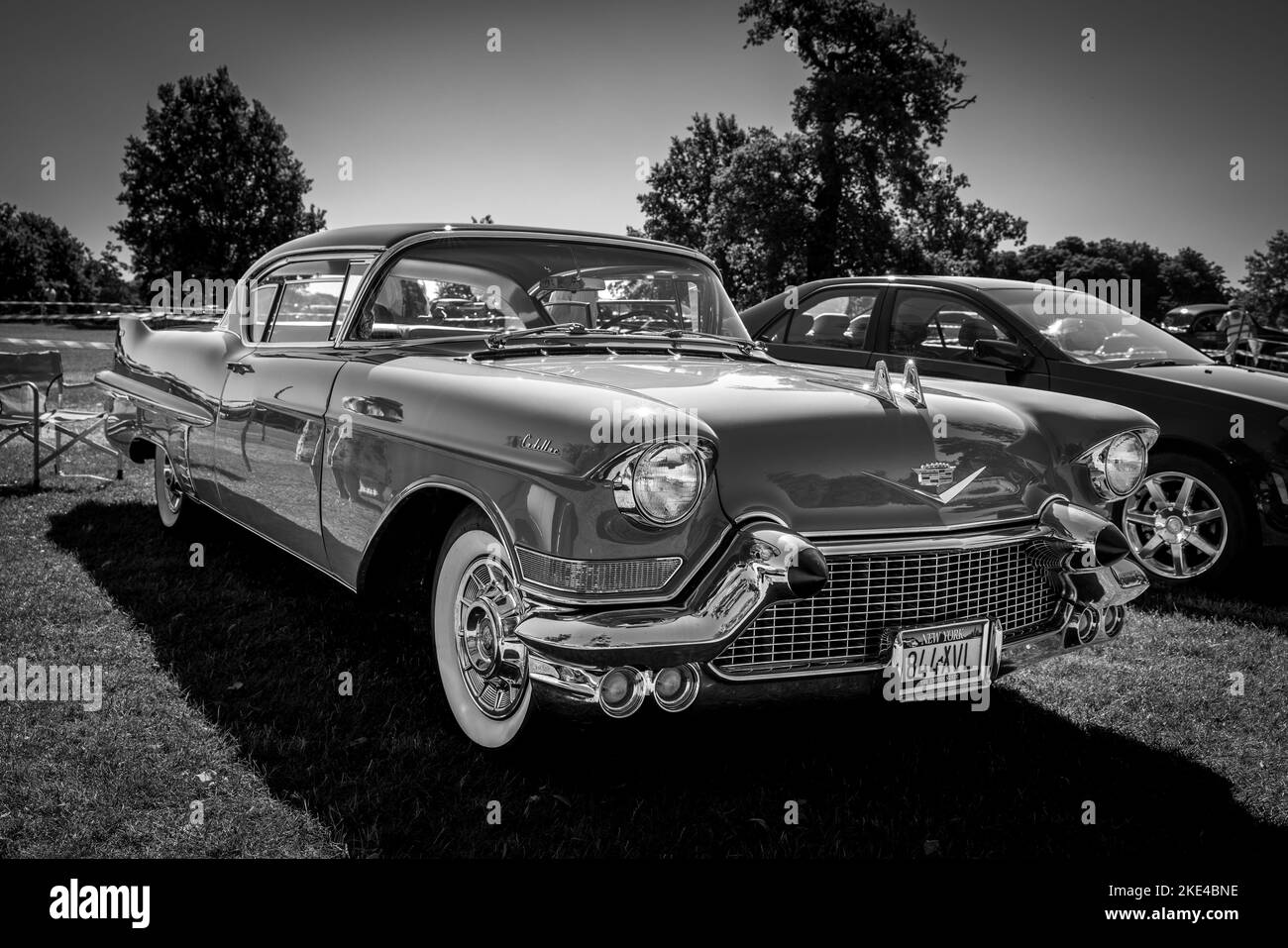 Coupé de ville 1957 Cadillac série 62 ‘844 XVL’ exposé au rallye American Auto Club des géants, tenu au Palais de Blenheim sur la 20 juillet 10th Banque D'Images