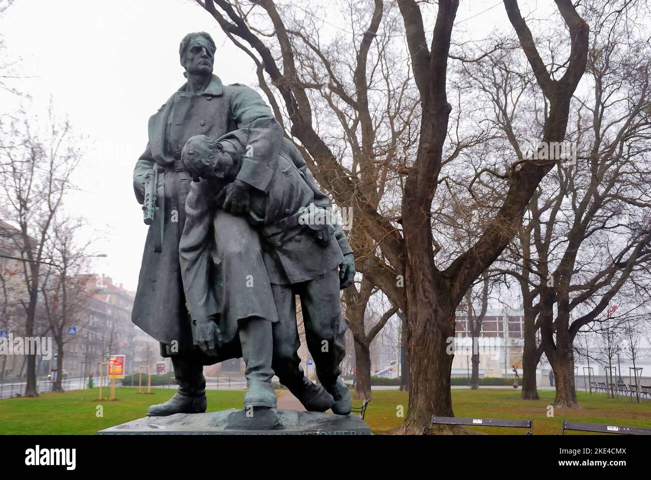 Bratislava, Slovaquie. Une statue de bronze dédiée aux soldats soviétiques morts pour la libération de Bratislava en avril 1945. Banque D'Images