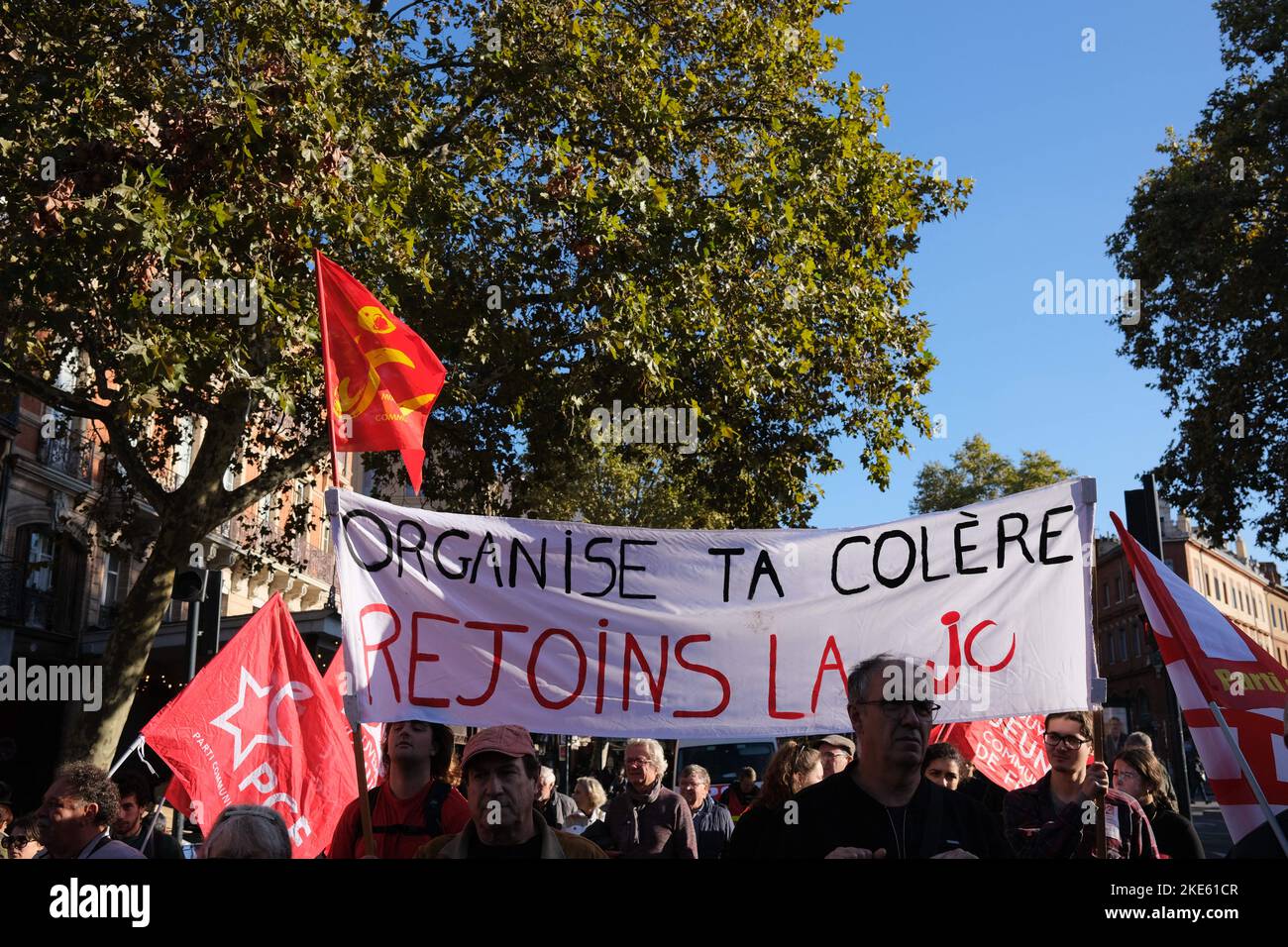 Toulouse, France, 10 novembre 2022, la CGT a renouvelé pour la troisième fois en six semaines une manifestation et un appel à la grève sur 10 novembre 2022, à Toulouse (France). Avec un faible taux de participants, le cortège s'est déplacé vers le centre-ville pour exiger des salaires et des pensions plus élevés. Photo de Patrick Batard/ABACAPRESS.COM Banque D'Images