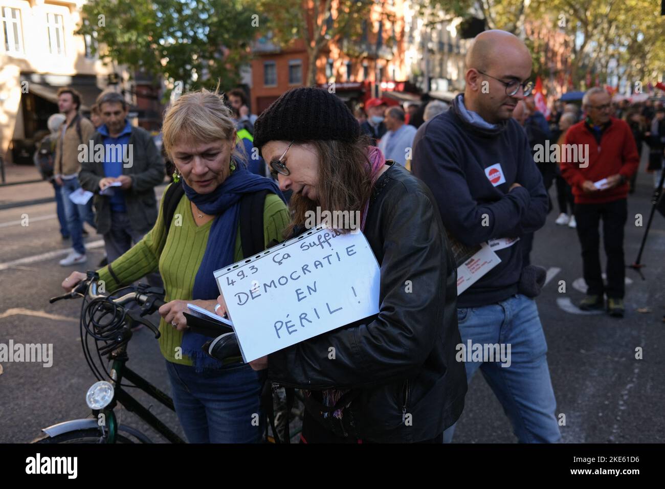 Toulouse, France, 10 novembre 2022, la CGT a renouvelé pour la troisième fois en six semaines une manifestation et un appel à la grève sur 10 novembre 2022, à Toulouse (France). Avec un faible taux de participants, le cortège s'est déplacé vers le centre-ville pour exiger des salaires et des pensions plus élevés. Photo de Patrick Batard/ABACAPRESS.COM Banque D'Images