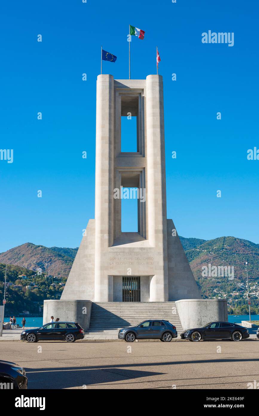 Monumento ai Caduti Como, vue sur le Mémorial de guerre de Caduti situé dans les jardins de la ville de Côme - la Giardini del Temiano Voltiano, Lombardie Italie Banque D'Images