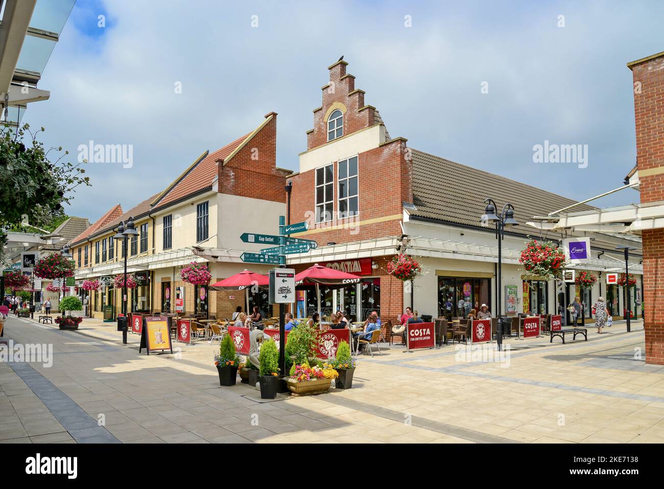 Café Costa, centre commercial et de loisirs Springfields Outlet, Camel Gate, Spalding, Lincolnshire, Angleterre, Royaume-Uni Banque D'Images