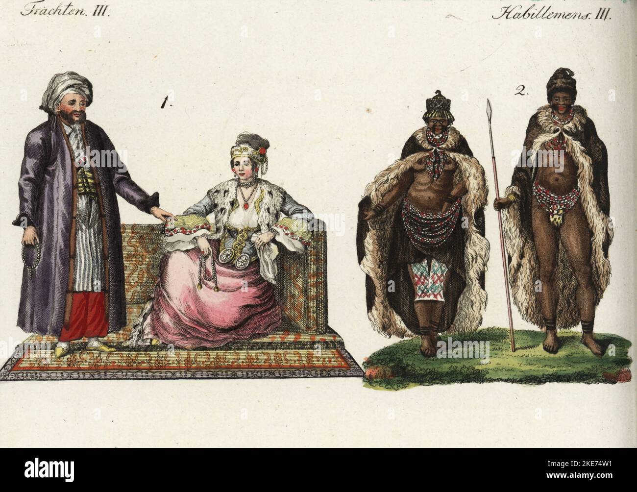 Costumes du peuple d'Afrique, 18th siècle. Homme et femme d'Égypte en turban riche, robes et bijoux assis sur un tapis 1, homme Khoikhoi avec lance et femme d'Afrique du Sud, tous deux portant de grandes peaux de mouton, des chapeaux et des loinclothes perlées 2. Gravure sur plaque de coperplate de Friedrich Johann Bertuch's Bilderbuch fur Kinder (Picture Book for Children), Weimar, 1792. Banque D'Images