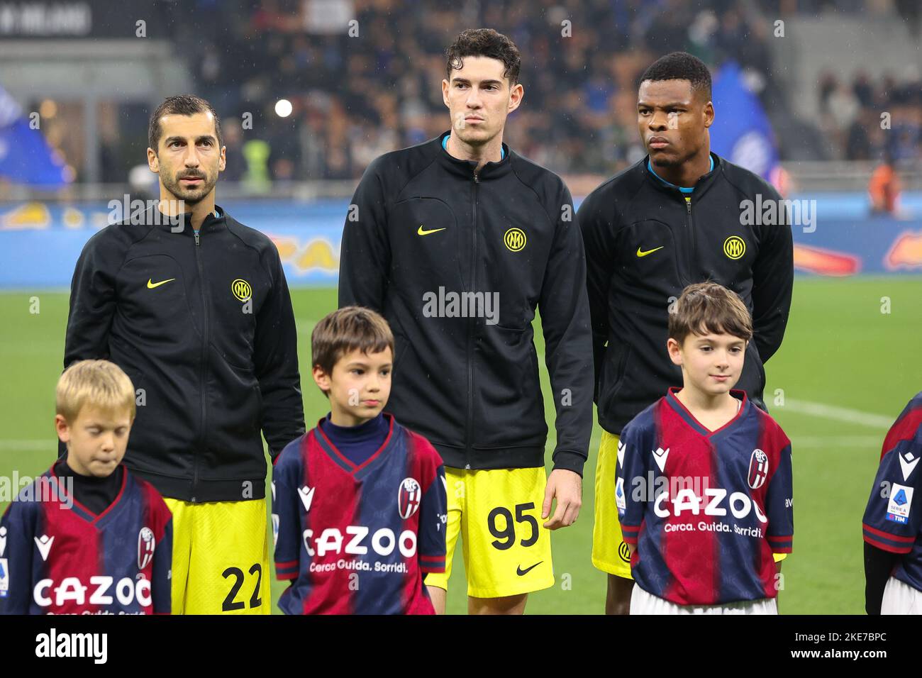 Milan, Italie. 9th novembre 2022. Italie, Milan, nov 9 2022: Alessandro Bastoni (fc Inter Defender) dans le champ central pour la présentation du match pendant le match de football FC INTER vs BOLOGNA FC, série A 2022-2023 day14 San Siro stade (Credit image: © Fabrizio Andrea Bertani/Pacific Press via ZUMA Press Wire) Banque D'Images