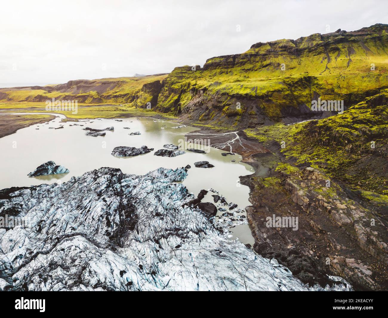 Islande glacier en automne vue aérienne de drone Banque D'Images