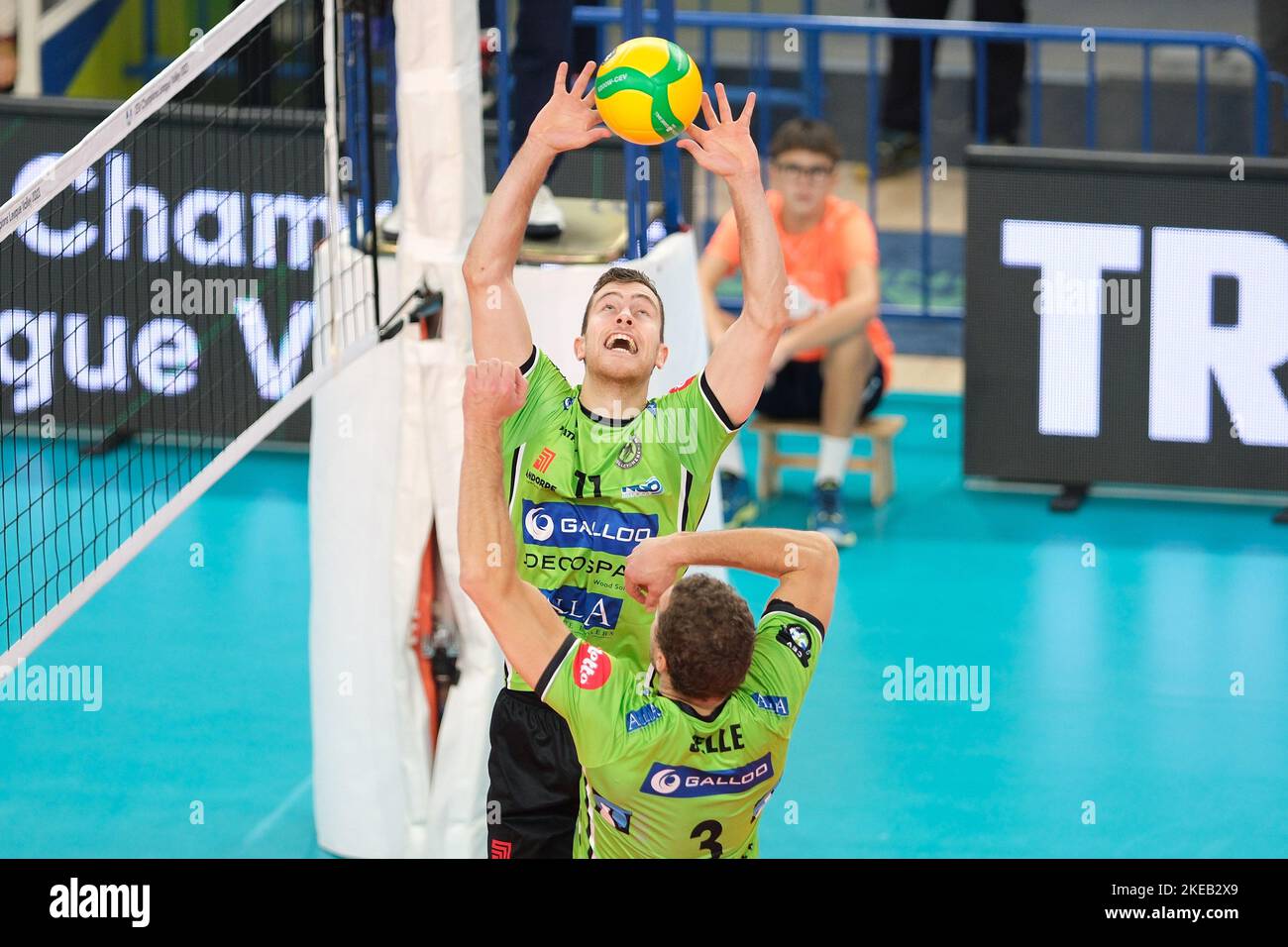 Trento, Italie, 10 novembre, 2022ITAS Trentin VS Decospan VT Menen valide pour le premier jour de la Ligue des champions de volley-ball des hommes CEV 2022 - Tournoi de la piscine D sur 10 novembre 2022 à l'arène du groupe BLM à trente, Banque D'Images