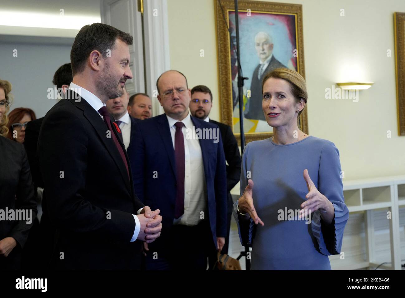 Le Premier ministre slovaque Eduard Heger écoute le Premier ministre estonien Kaja Kallas à Tallinn, Estonie 11 novembre 2022. REUTERS/Ints Kalnins Banque D'Images