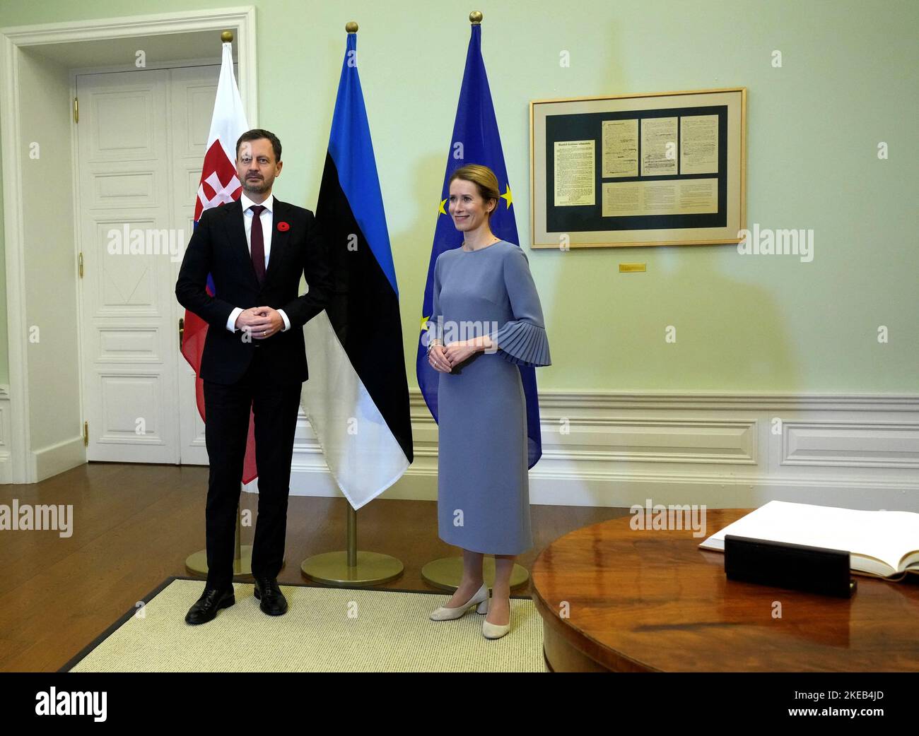 Le Premier ministre Kaja Kallas et le Premier ministre slovaque Eduard Heger posent pour les médias à Tallinn, Estonie 11 novembre 2022. REUTERS/Ints Kalnins Banque D'Images