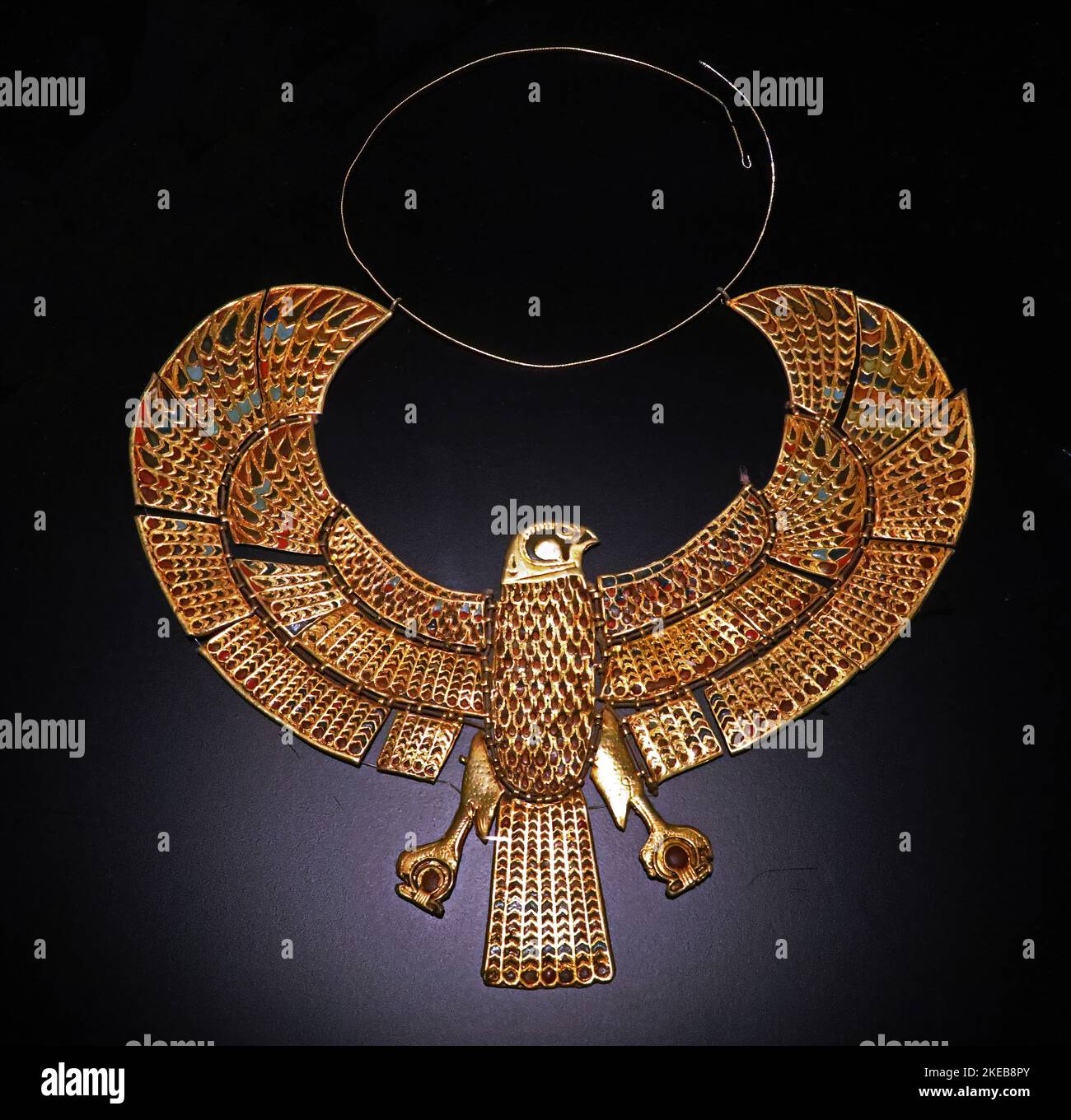 Grand pendentif falcon de la tombe de Toutankhamon Banque D'Images