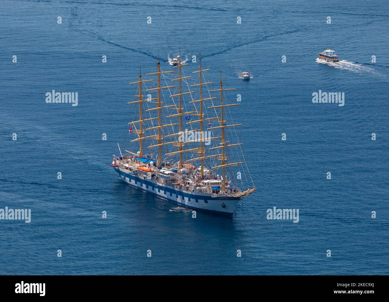 DUBROVNIK, CROATIE, EUROPE - vue aérienne du Royal Clipper, un bateau de croisière Star Clippers, près de Dubrovnik. Banque D'Images