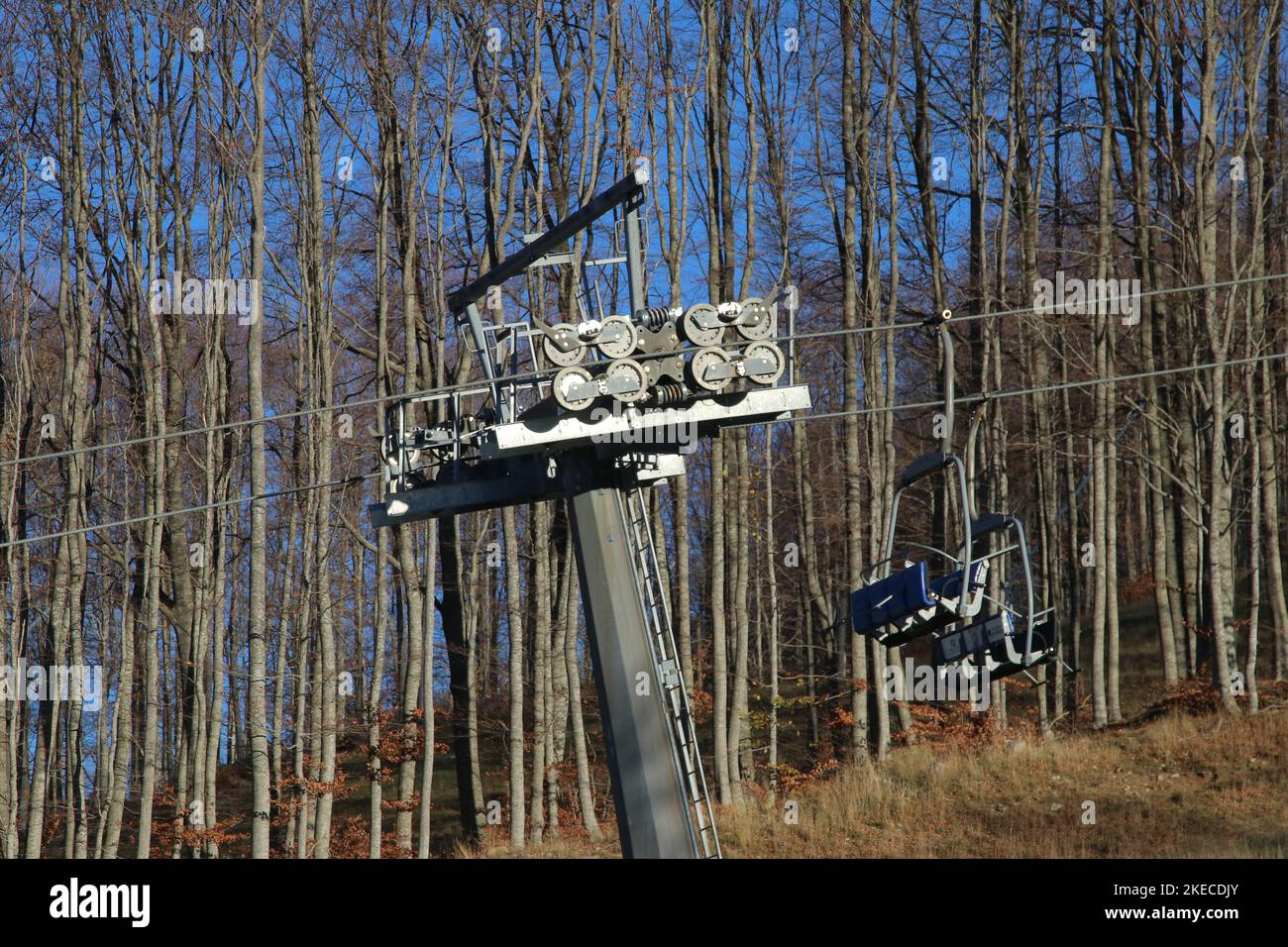 Télésiège, télésiège dans la station de ski Banque D'Images
