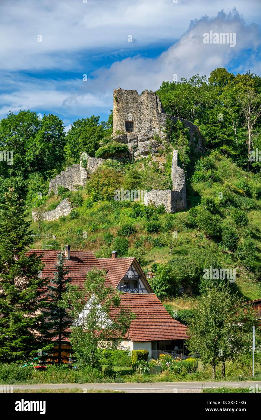 Château de Bichishausen ruine dans la vallée de la Grande Lauter dans la zone de la biosphère de l'Alb. Souabe Banque D'Images