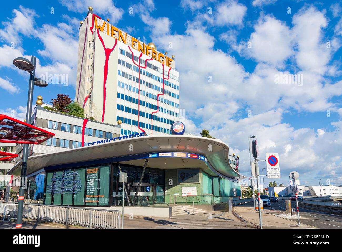 Vienne, centre de service de Wien Energie à Müllverbrennungsanlage (usine d'incinération des déchets) Spittelau, bâtiment administratif en 09. Alsergrund, Vienne, Autriche Banque D'Images