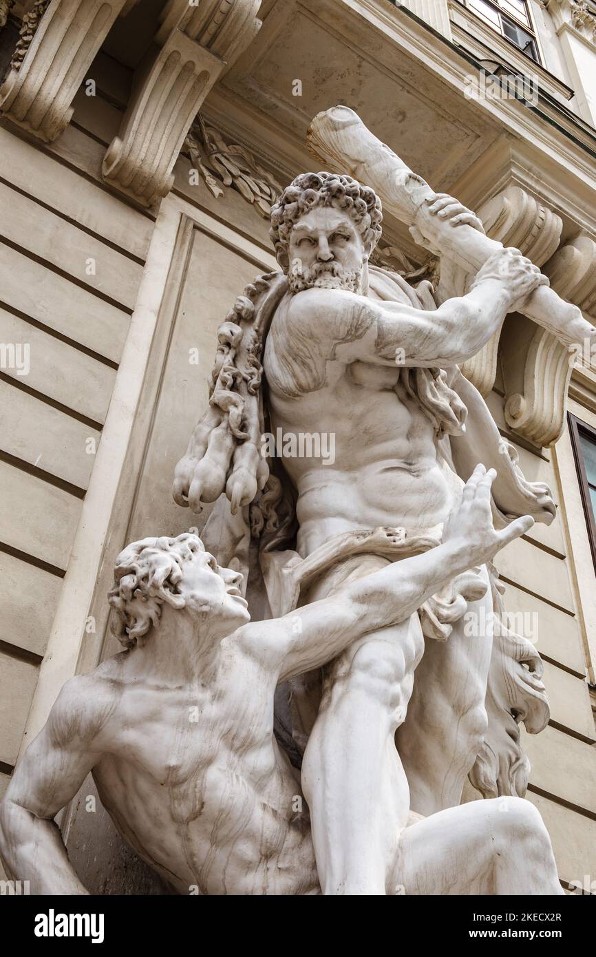 La statue d'Hercules combattant Antaeus à Hofburg, Vienne, Autriche Banque D'Images