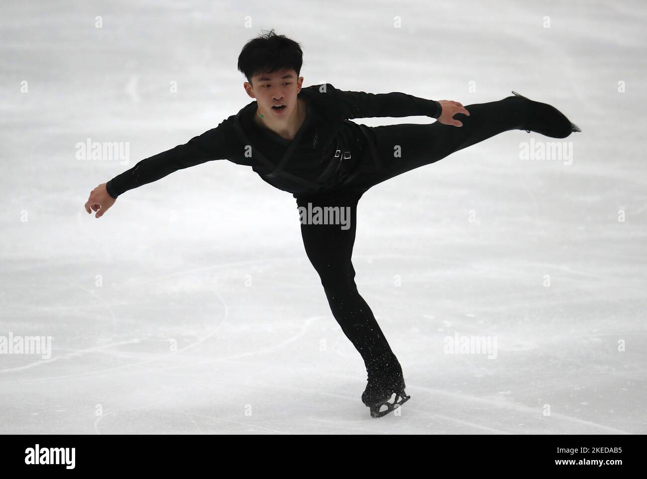 Jimmy Ma aux États-Unis pendant le programme court pour hommes lors du Grand Prix of Figure Skating 2022 de l'UIP à Ice Sheffield. Date de la photo: Vendredi 11 novembre 2022. Banque D'Images